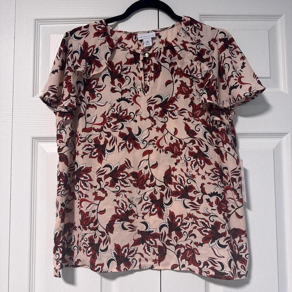 Red and black floral blouse with a boho vibe #floral #boho